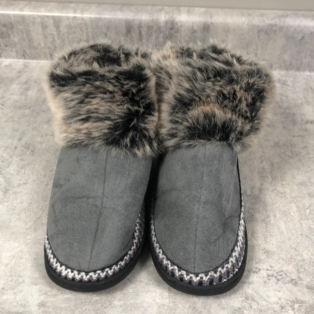 Cozy Gray Faux Fur Women's Slippers